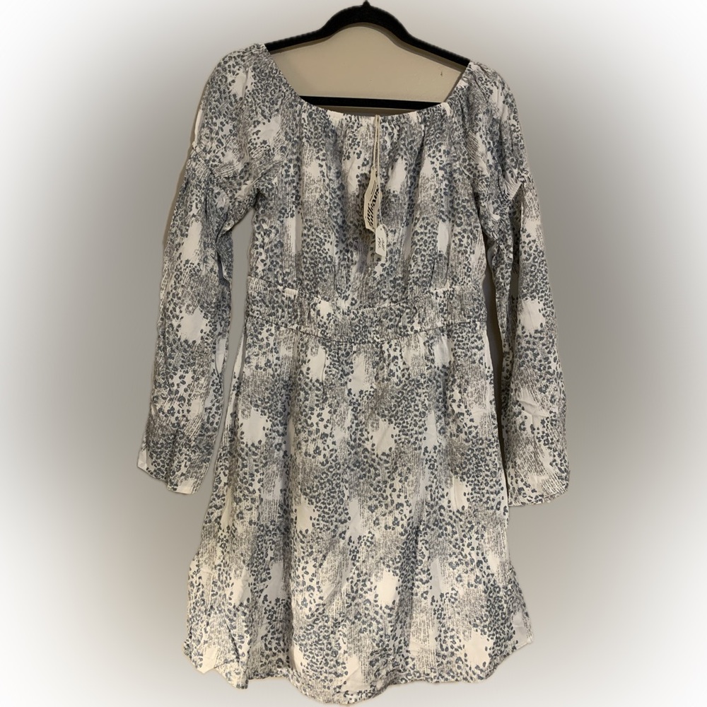 Savanna Jane Suttle Love dress size Small long bell sleeves
